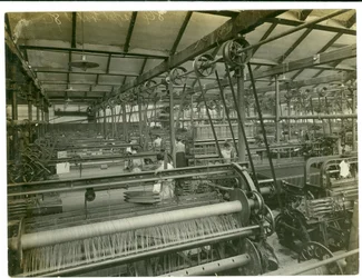 Salle de tissage de tissu, Long Meadow mill, 1923
